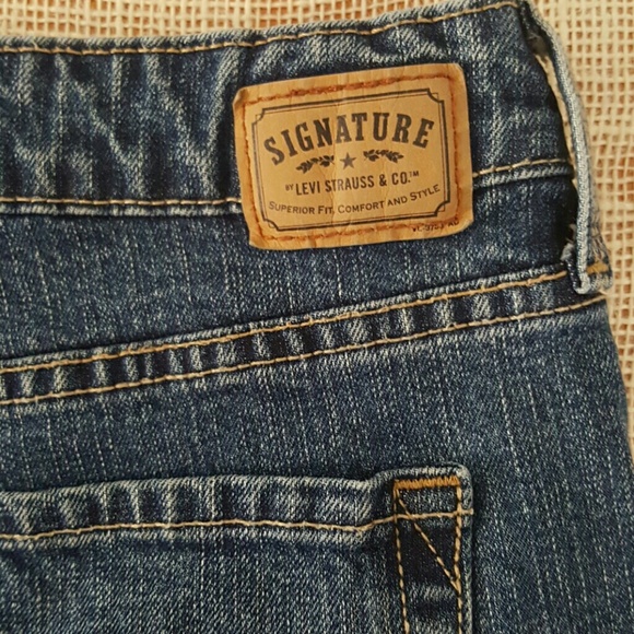 Levi's Middle Rise Bootcut - Picture 3 of 4