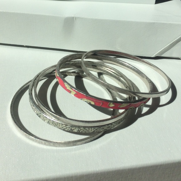 🎁 Beautiful Club Monaco bangle set - Picture 3 of 4