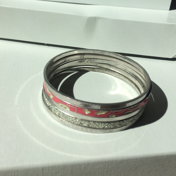 🎁 Beautiful Club Monaco bangle set - Picture 2 of 4
