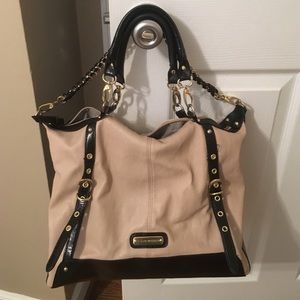 Steven Madden pocket book