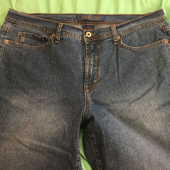 Jeanstar denim capris. Medium wash. Size 16.
