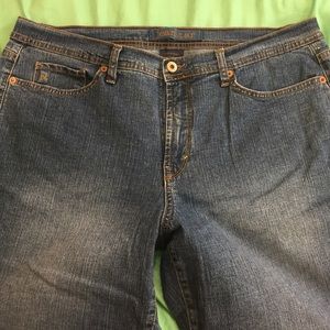 Jeanstar denim capris. Medium wash. Size 16.