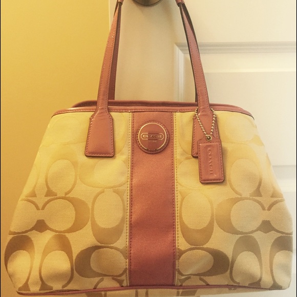 COACH purse/handbag-excellent condition!