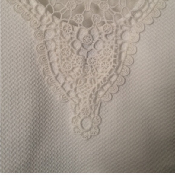 🆕✨White Knitted Crop Top - Picture 4 of 4