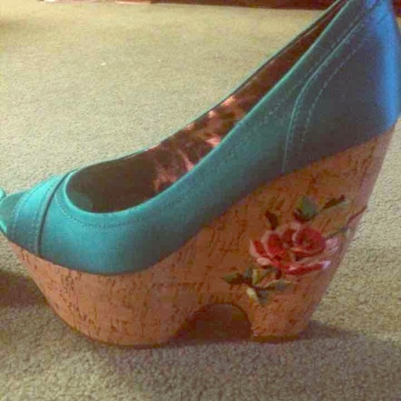 Betsey Johnson rosette cork wedges