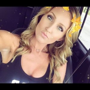Meet your Posher, Alyssa