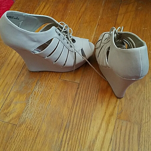 Shoes - Picture 3 of 3