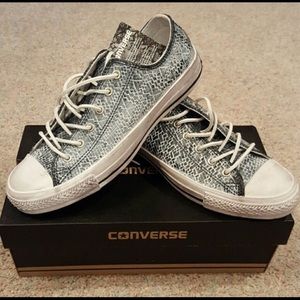 New in Box Leather Converse Black/Powder Sz9.5 HTF