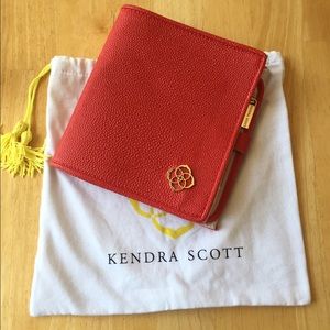 Kendra Scott Zip Away Jewelry Case