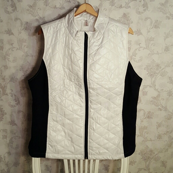 Lightweight puffer vest