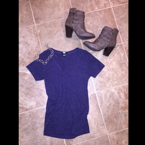 Blue charcoaled V-neck tee