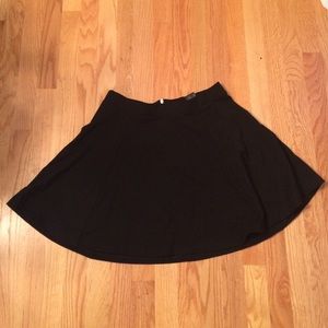 NWT H&M Black Skater Skirt size medium