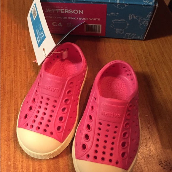 NATIVE JEFFERSON PINK SIZE 4