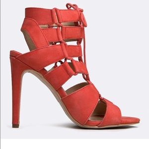 NWOT - Dolce Vita Sandals - Size 9