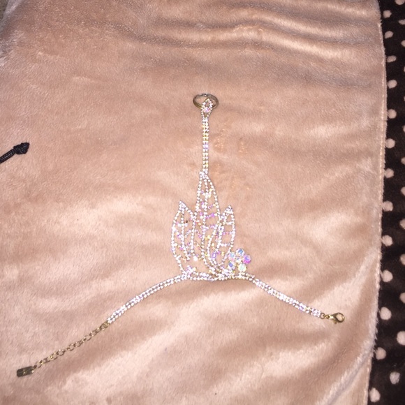 Ring attached to bracelet and hand Coverage
