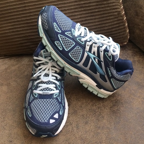 Brooks Ariel 14 Running Shoes Size 9.5