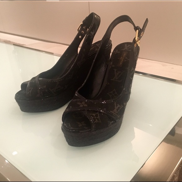 Louis Vuitton sandals - Picture 2 of 4