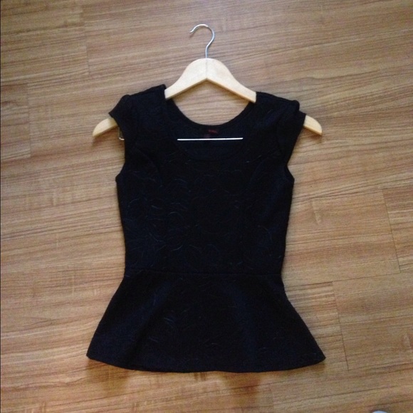 Black dress top - Picture 2 of 3