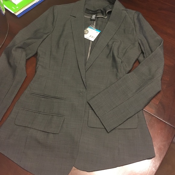 NWT 1 Button Grey Fitted Blazer