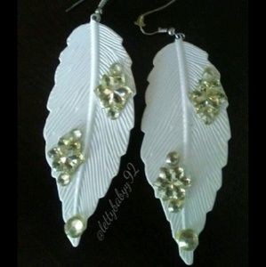 White Feathered earings