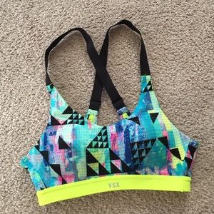 VSX Lightweight by Victoria's Secret Bra, 32A