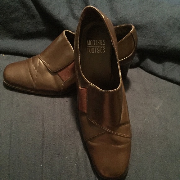 Women's Brown 9 1/2 Mootsies Tootsies heels*FINAL* - Picture 1 of 6
