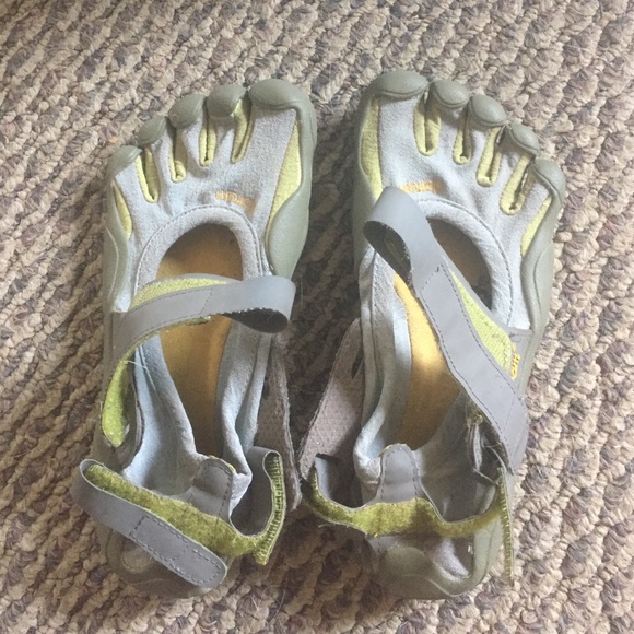 Kids vibrams - Picture 1 of 4