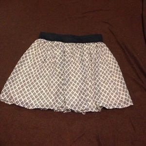 Forever 21 cream and black printed skirt