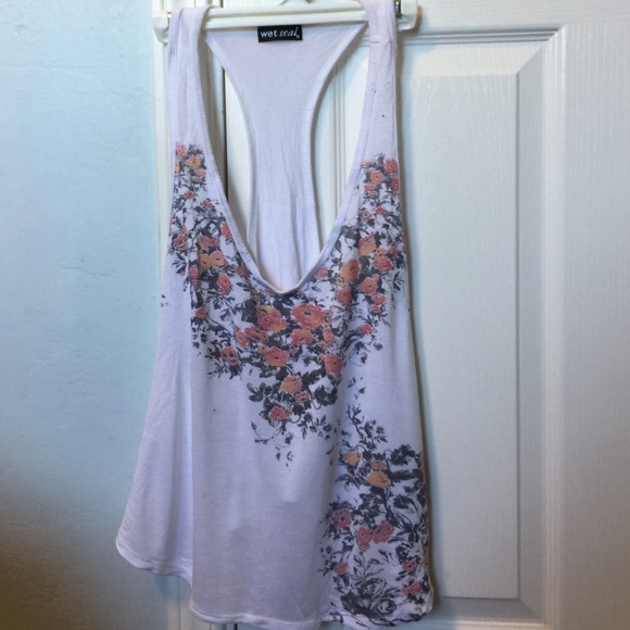 Wet seal flowey tank top