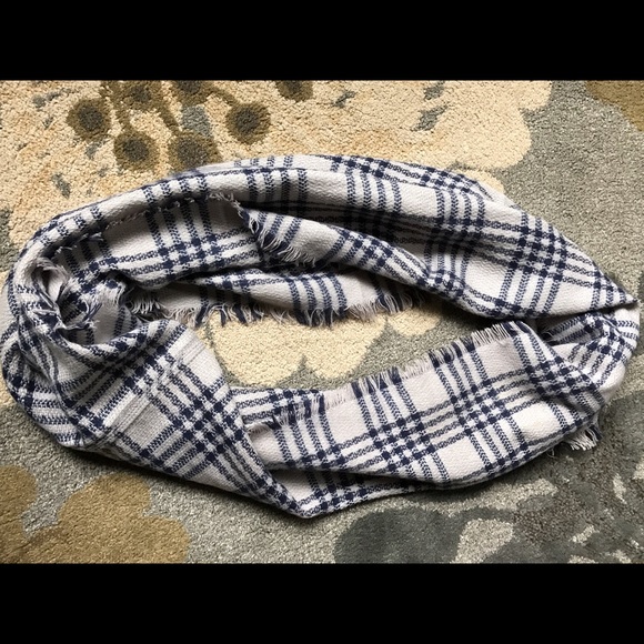 Infinity scarf - Picture 2 of 2