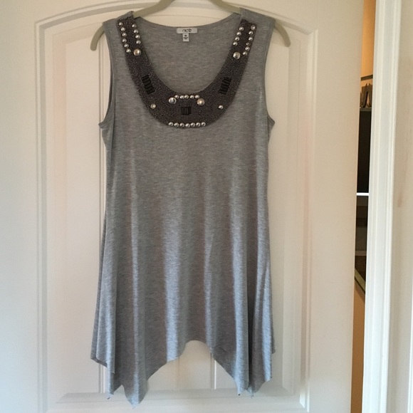 Cache sleeveless tunic