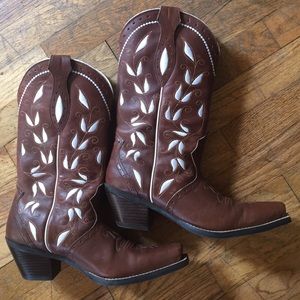 Ariat cowgirl boots