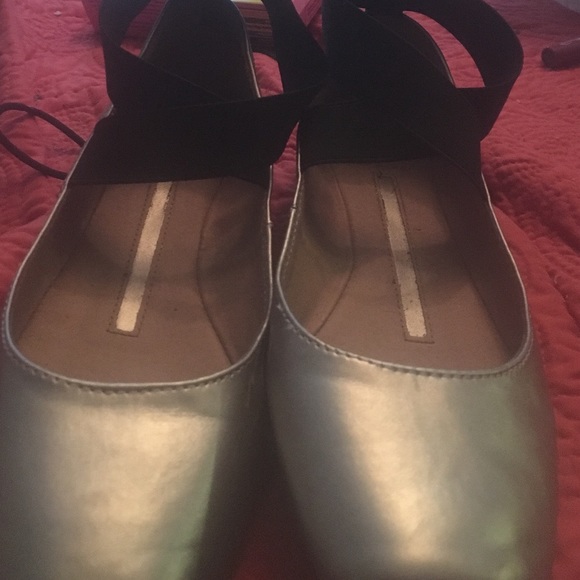 Shoes - Picture 2 of 3