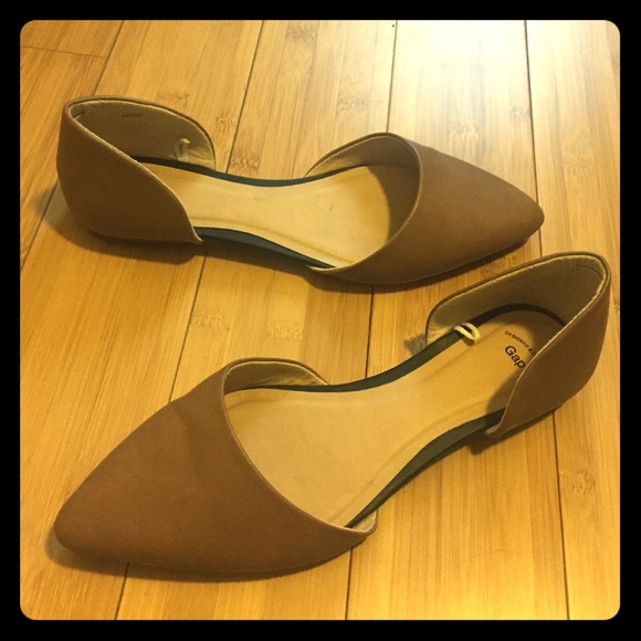 Tan leather Gap flats