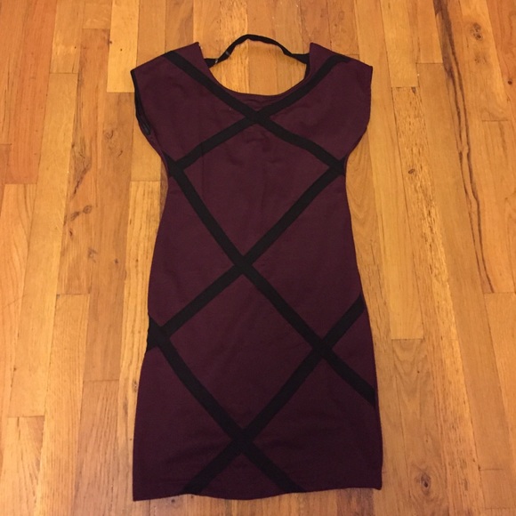 Bodycon maroon low back dress