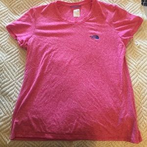 Pink North Face t-shirt 💕