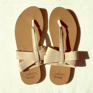 Reef Cushion "moon" sandals in Nude.