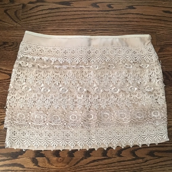 Lace skirt