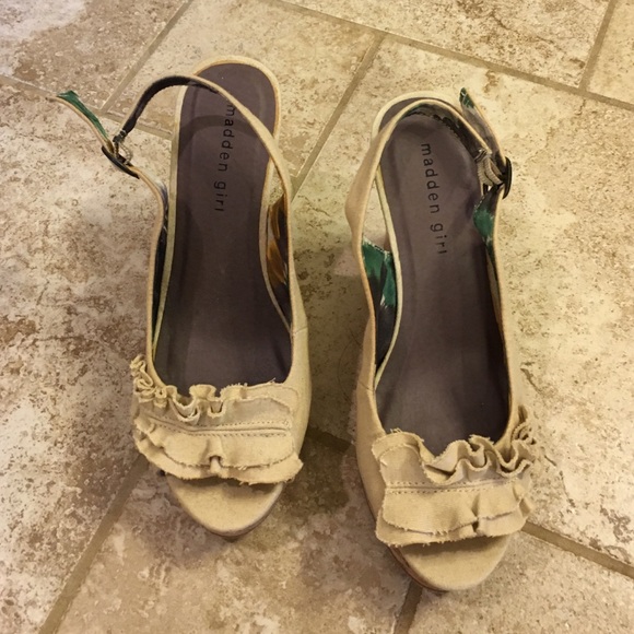 Madden Girl NWT wedge sandals