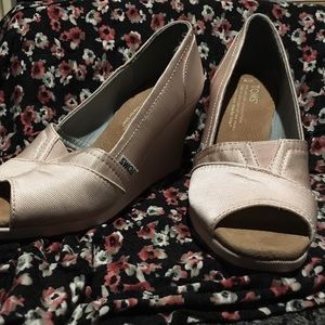 Satin TOMS wedges