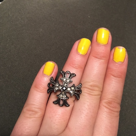Cross ring with rhinestones - Picture 1 of 2