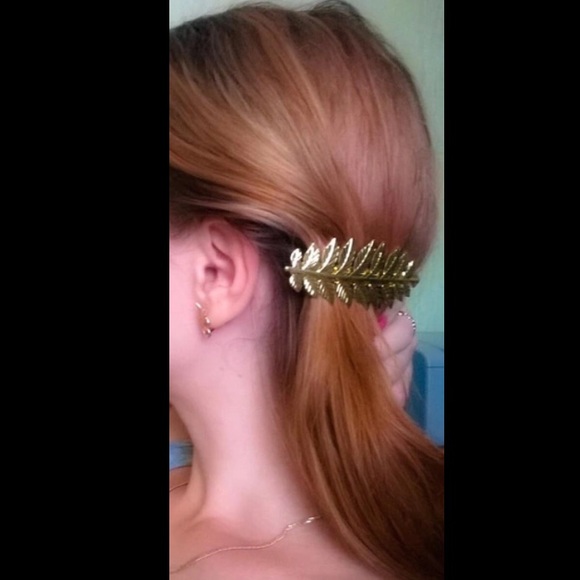 🌿Gold Leaves Barrett - Picture 3 of 4