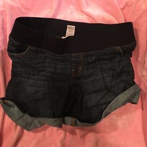 Maternity shorts