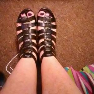 Black heel wedge shoes