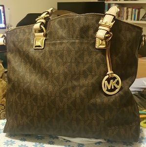 "SPECIAL"!  MICHAEL KORS JET SET BAG