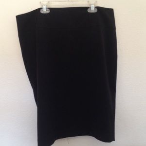 Apt 9 size 16 black skirt, fully lined!