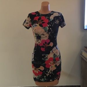 FLORAL MINI DRESS