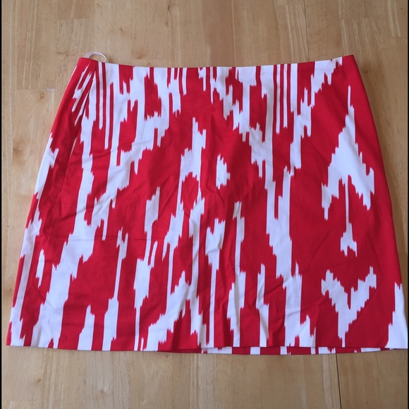 EUC J Crew Red and White Print Mini Skirt
