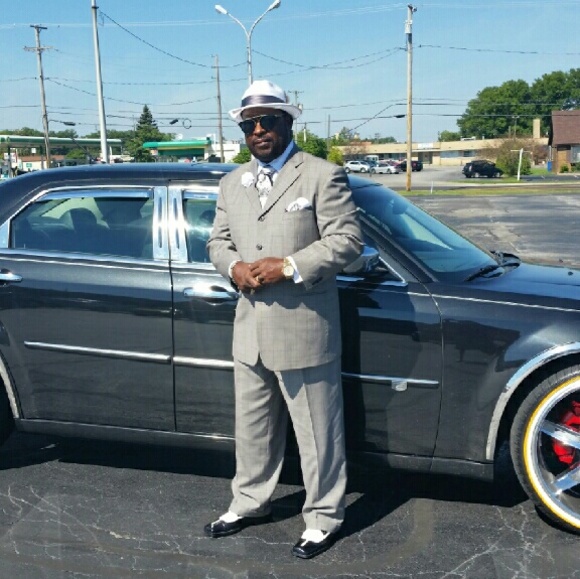 Meet your Posher, Leonard - Picture 1 of 1