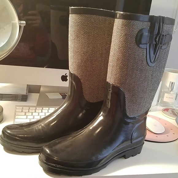 Rainboots